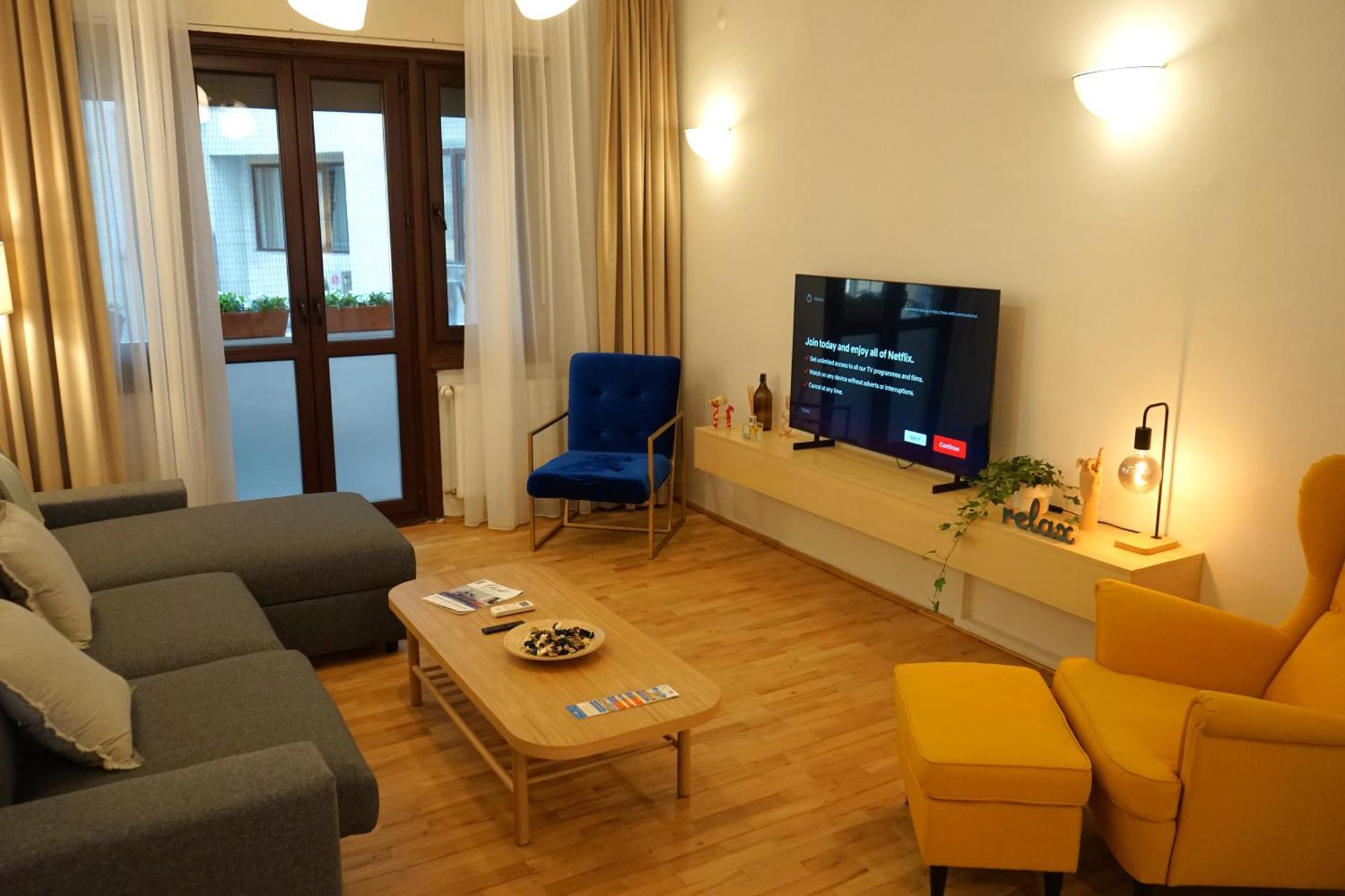 Spacious 3br, 2bt With 5 Balconies 公寓